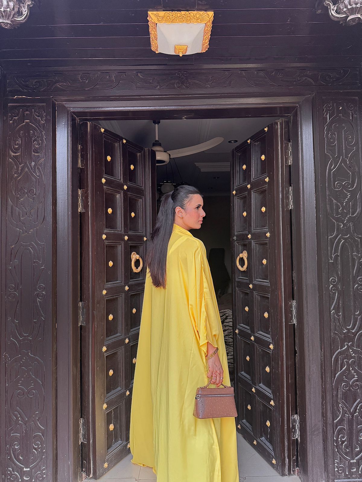 MELLOW GOWN
